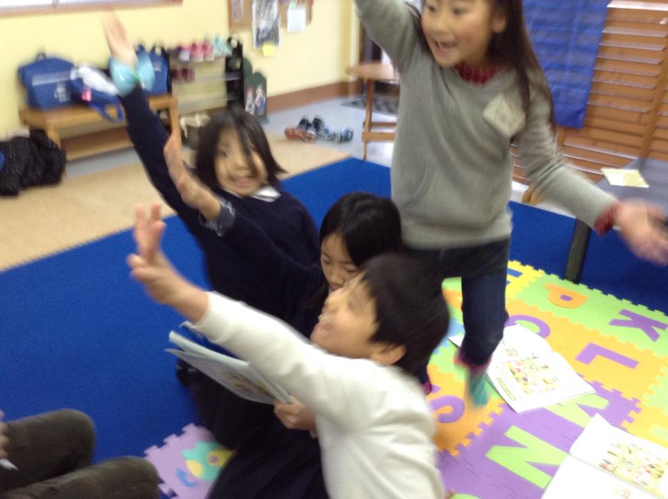 熊本市の子ども英会話教室エンデバーの授業風景