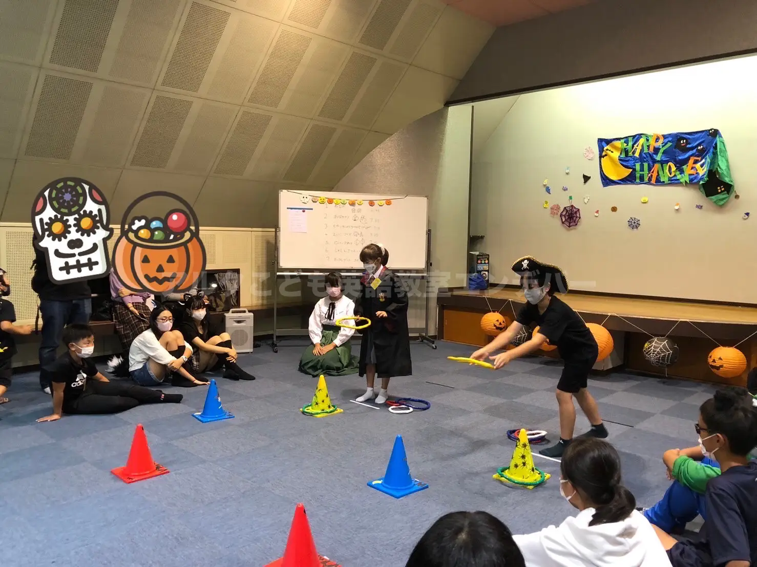 熊本市のこども英語教室エンデバー恒例ハロウィンパーティー。輪投げ